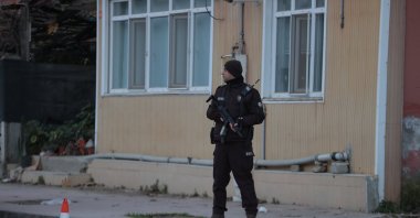 Police officers block access to Elmalık village road after a counterterrorism operation targeting Daesh, Yalova, Türkiye, Dec. 29, 2025. (AA Photo)