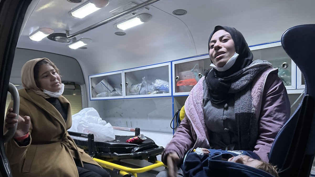 Gaza family reaches Türkiye for medical care after border detention