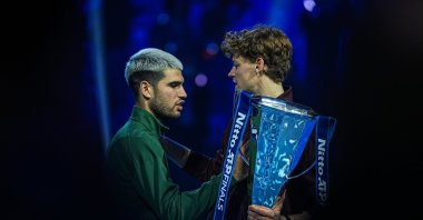 Spain's Carlos Alcaraz (L) and Italy's Jannik Sinner after the Nitto ATP Finals 2025 Final Men's Singles Round match at Inalpi Arena, Turin, Italy, Nov. 16, 2025. (Getty Images Photo)