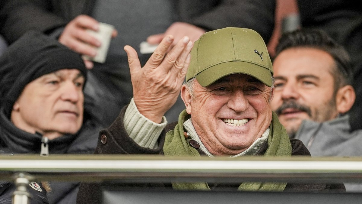 Fatih Terim watches on during the TFF 1. Lig match between Sarıyerspor and Bodrum FK at Yusuf Ziya Öniş Stadium, Istanbul, Türkiye, Dec. 27, 2025. (AA Photo)