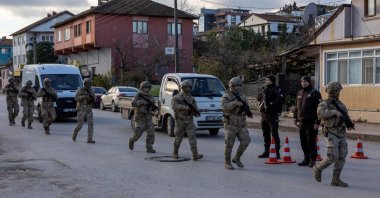 A Turkish gendarmerie special forces team leaves the site where security forces launched an operation on a house where Daesh members were hiding, Yalova, Türkiye, Dec. 29, 2025. (Reuters Photo)