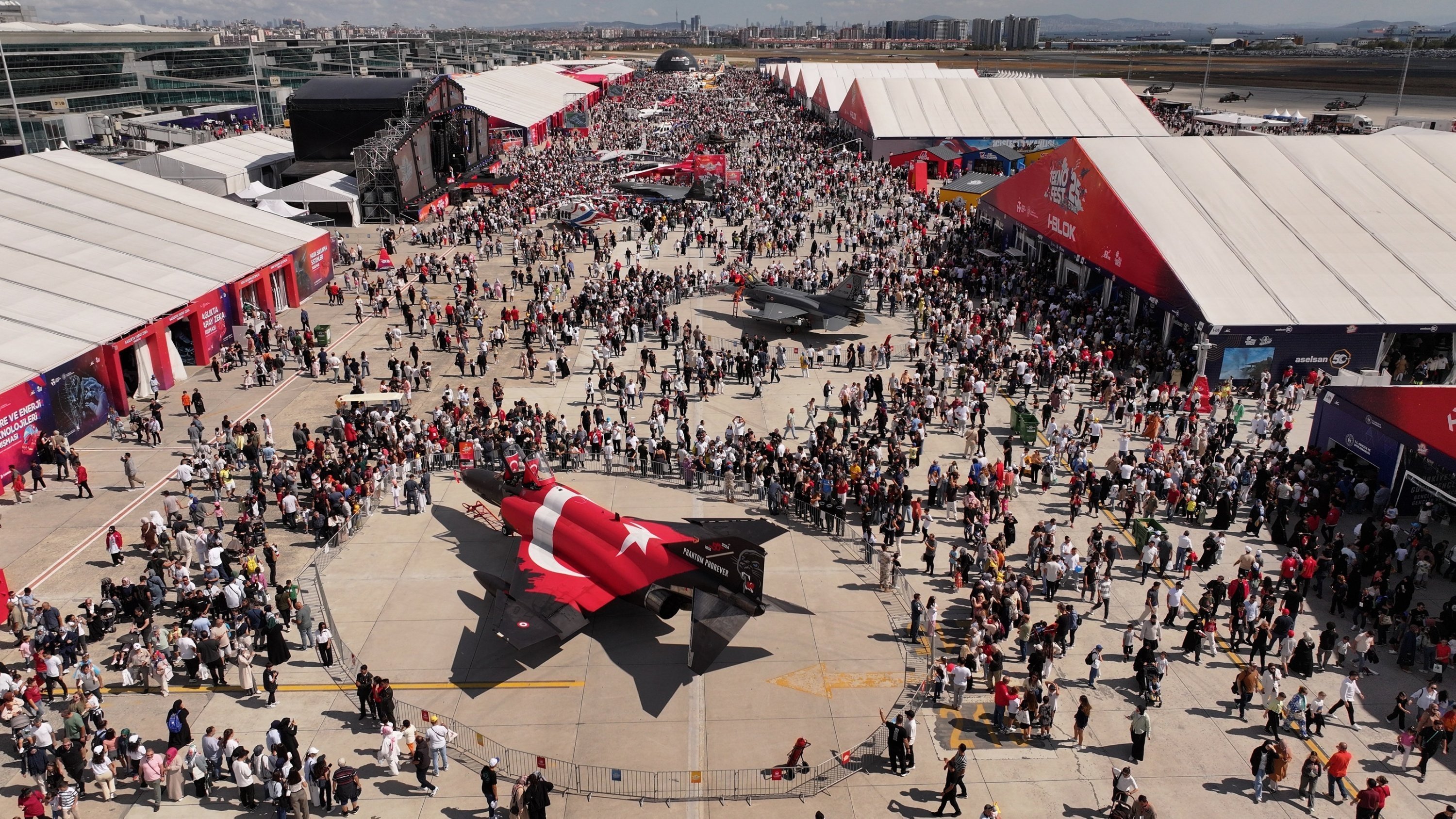 Crowds gather at Atatürk Airport during the Teknofest aerospace and technology festival, Istanbul, Türkiye, Sept. 21, 2025. (AA Photo)