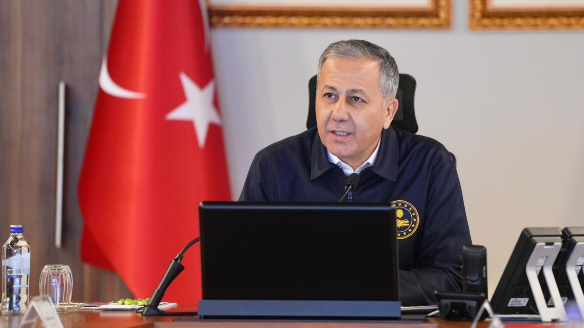 Türkiye returns 40 fugitives from 10 countries: Minister