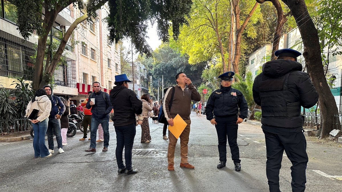 Strong magnitude 6.5 quake shakes Mexico City, Guerrero region