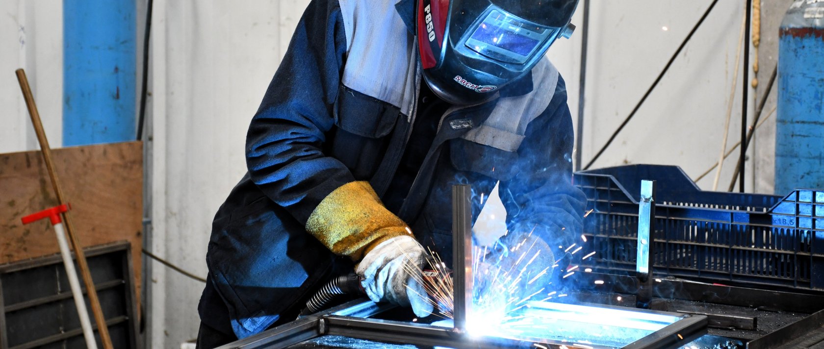 A worker is seen at a factory in Bilecik province, northwestern Türkiye, Nov. 19, 2025. (AA Photo)