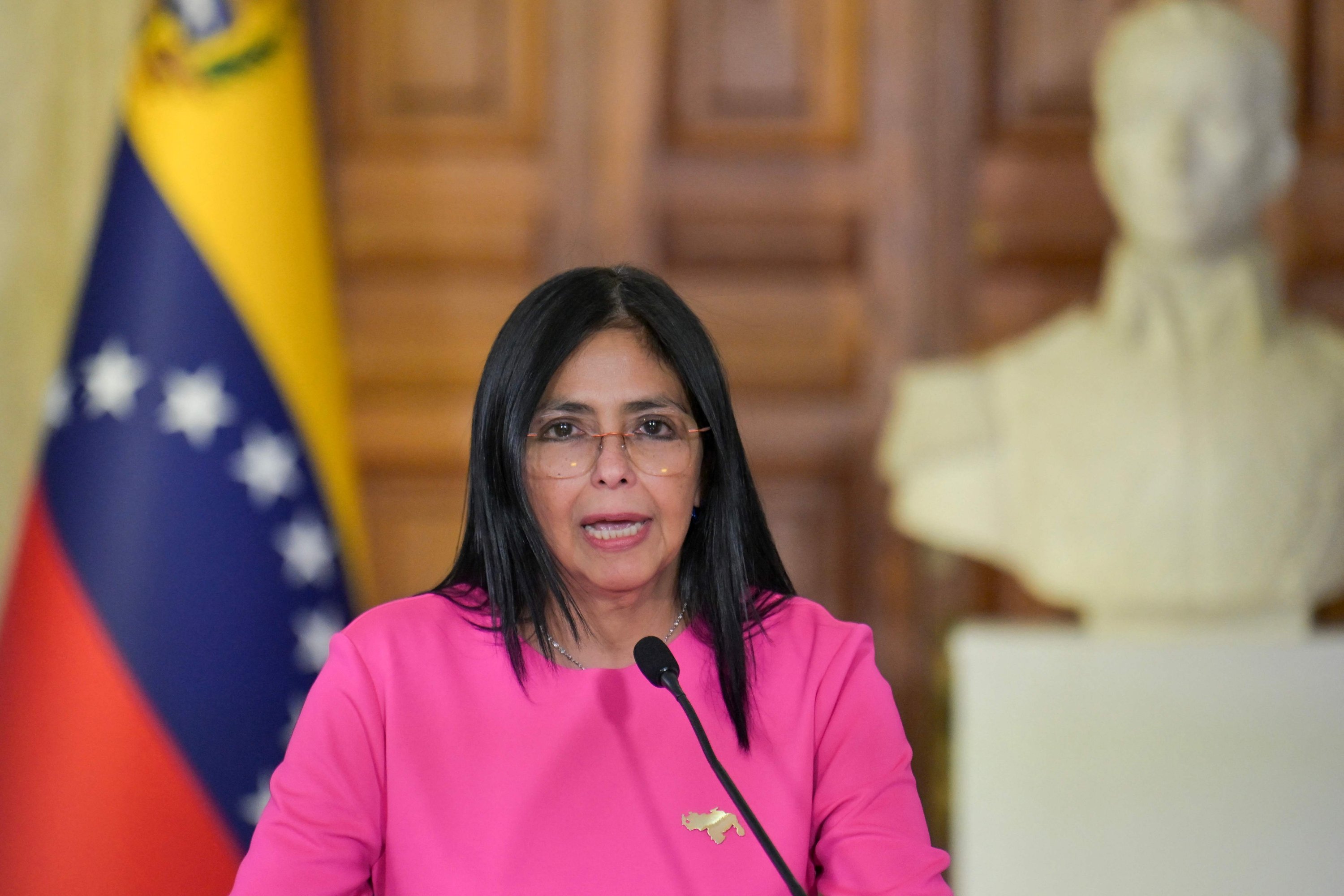 Venezuelan army backs Maduro’s VP, Rodríguez, as acting president