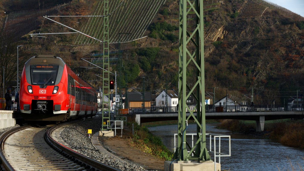 German railway punctuality deteriorated further in 2025: Report