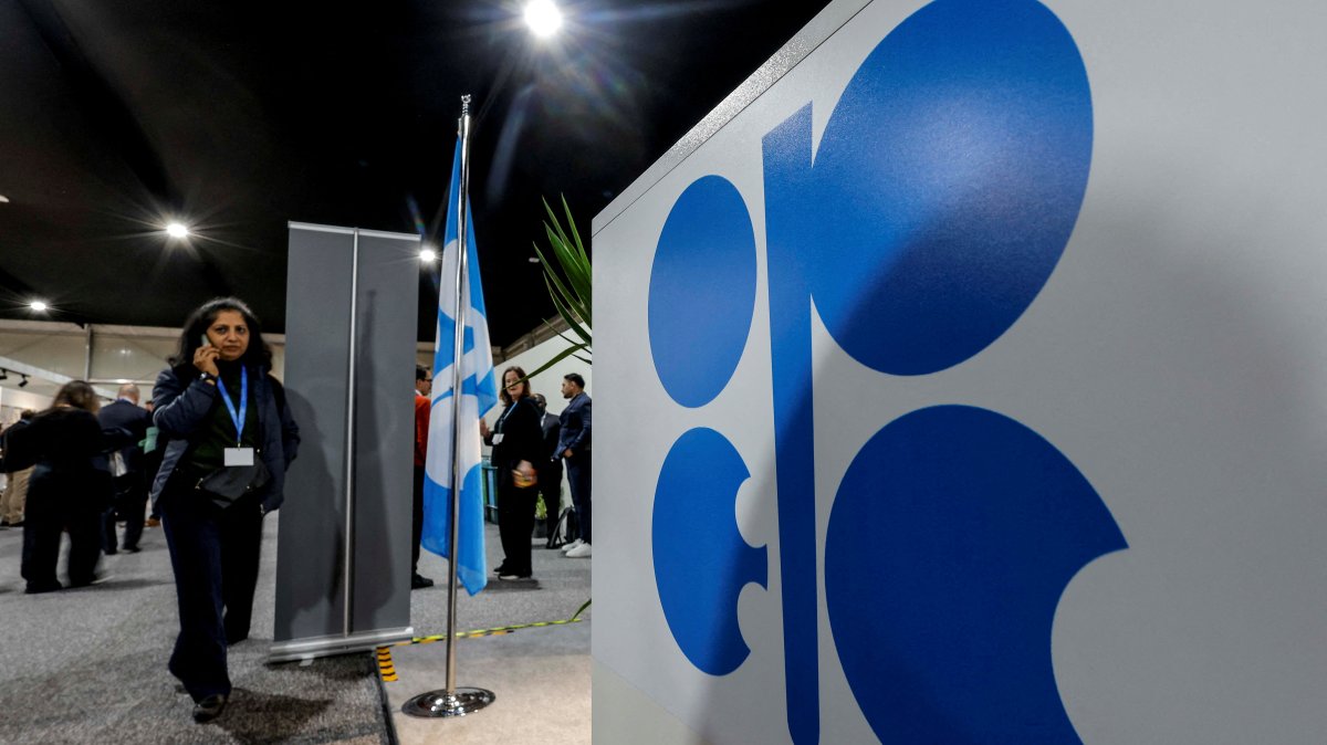 OPEC+ to keep oil output steady, reaffirms cautious approach