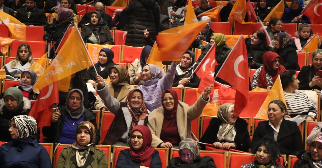 AK Party members waving the flags of the party and Türkiye attend an event in Samsun, northern Türkiye, Jan. 3, 2026. (DHA Photo)