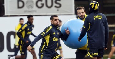 Fenerbahçe players train ahead of the Turkish Super Cup semifinal match against Samsunspor, Istanbul, Türkiye, Jan. 4, 2026. (IHA Photo)