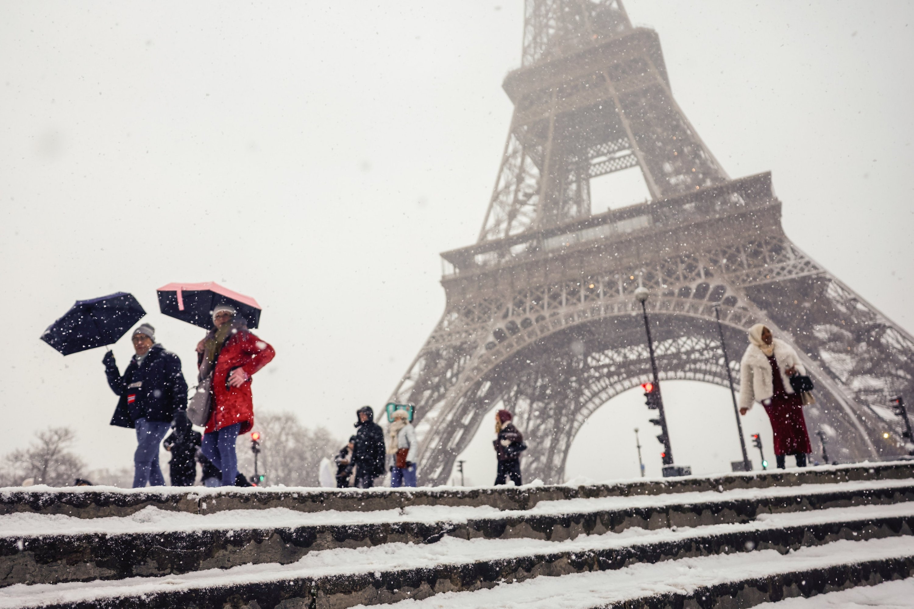 Snow, cold wreak havoc across Europe, some flights grounded