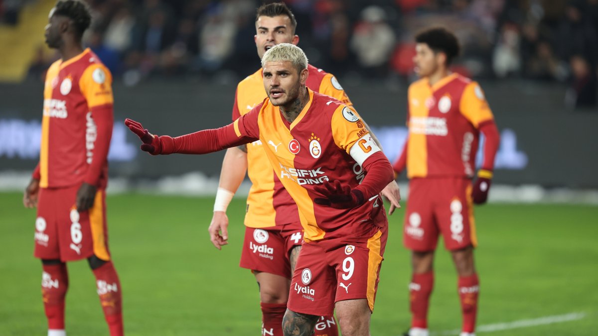 Galatasaray cruise past Trabzonspor to book Super Cup final spot