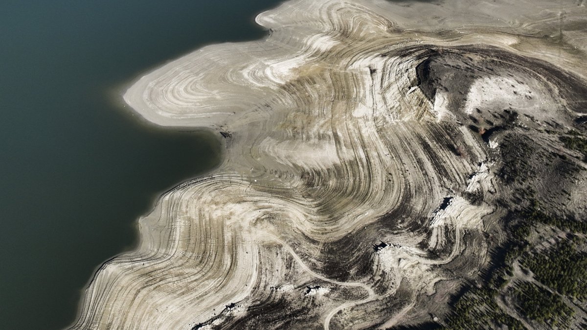 Muddy water, repeated cuts disrupt daily life in Ankara