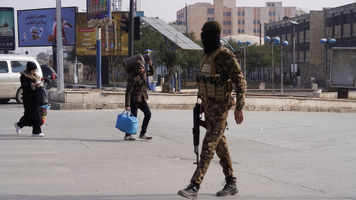 Syria launches 'limited' military operation after YPG clashes