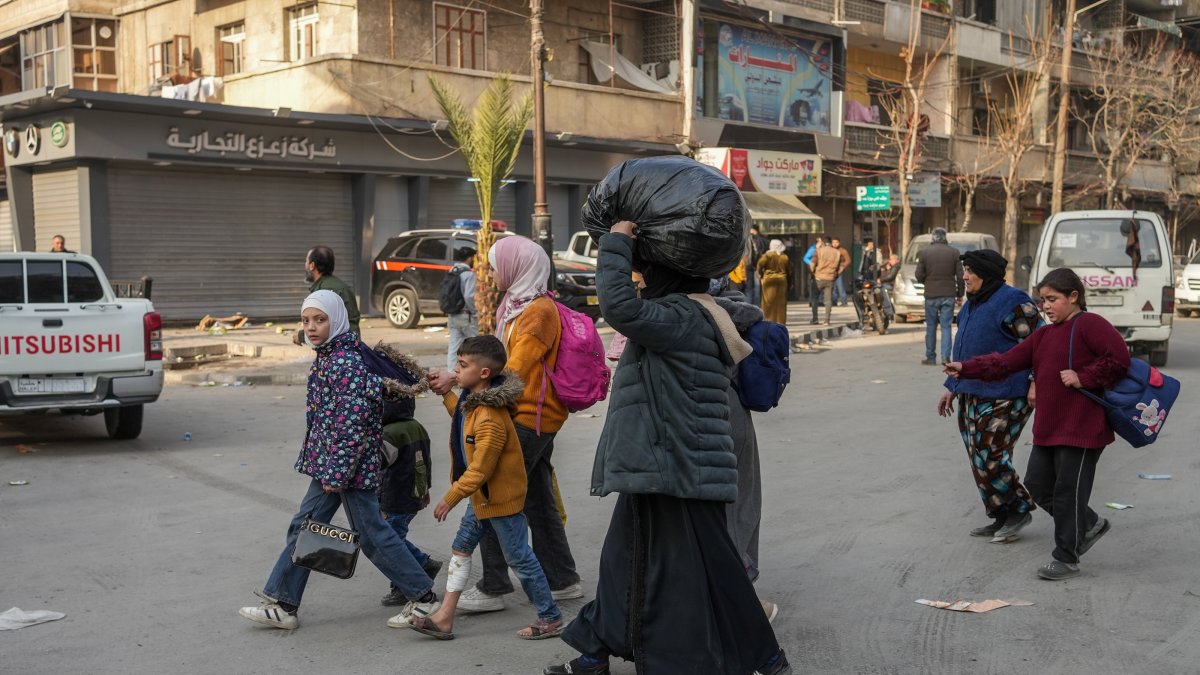 PKK-linked SDF attacks civilians trying to leave Syria's Aleppo