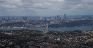 The European side of the city and the Bosporus are seen from the residential areas of the Asian side of Istanbul, Türkiye, July 26, 2024. (Reuters Photo)