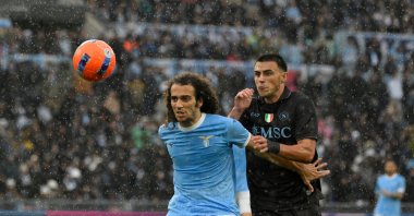 Lazio's Matteo Guendouzi (L) and Napoli's Eljif Elmas battle for the ball during the Italian Serie A match between SS Lazio and SSC Napoli, Rome, Italy, Jan. 4, 2026. (AP Photo)
