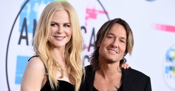 Nicole Kidman (L) and Keith Urban arrive at the American Music Awards, Los Angeles, U.S., Nov. 19, 2017. (AP File Photo)
