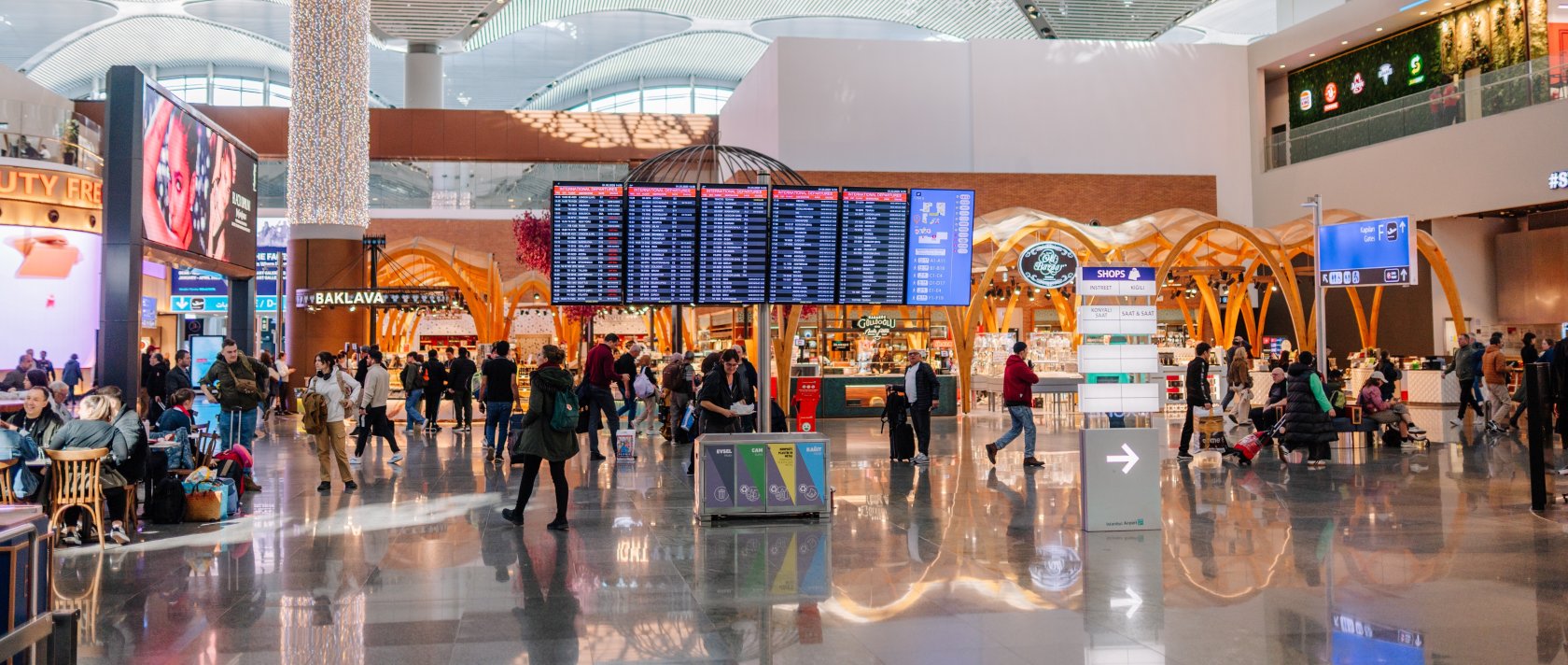 Passengers are seen at Istanbul Airport, Istanbul, Türkiye, March 1, 2025. (Shutterstock Photo)