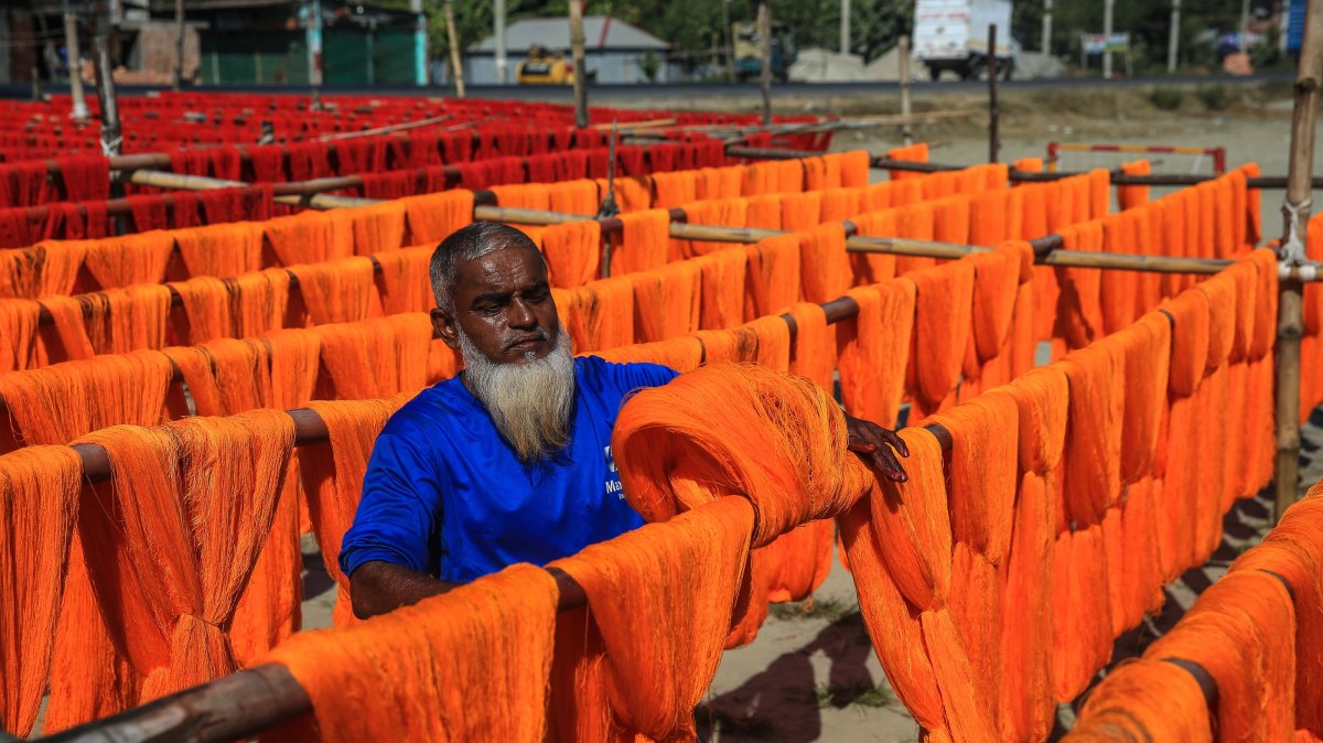 Where color meets labor: Bangladesh’s traditional yarn drying