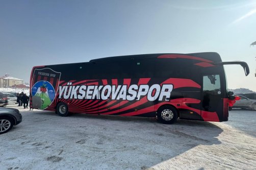 A new team bus donated following support announced by President Recep Tayyip Erdoğan is parked at Yüksekovaspor club's facilities, Hakkari, Türkiye, Jan. 7, 2026. (AA Photo)