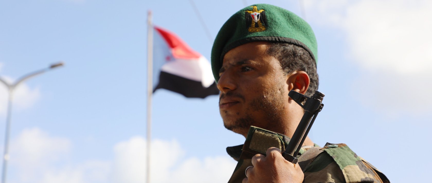 A member of the Southern Transitional Council (STC) troops mans a checkpoint amid high tensions with Yemeni forces, Aden, Yemen, Jan. 5, 2026. (EPA Photo)