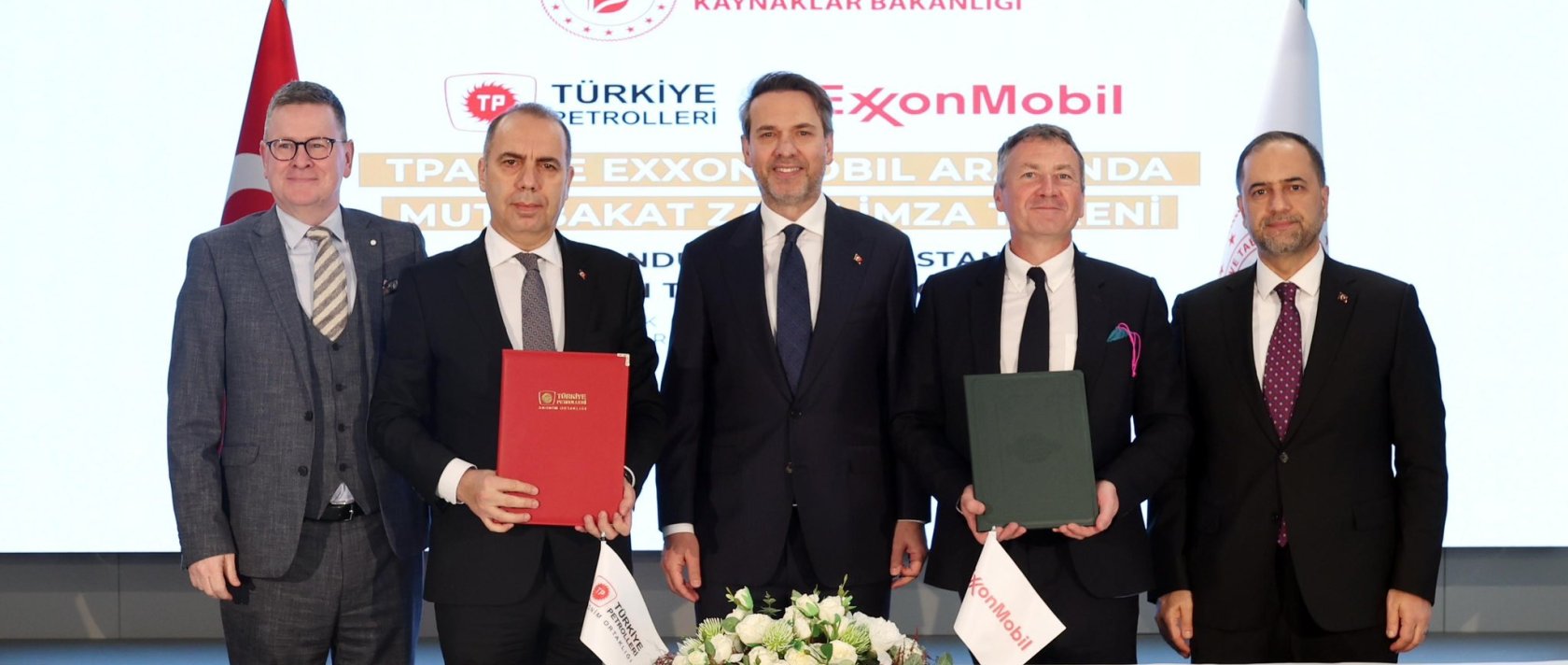 Energy and Natural Resources Minister Alparslan Bayraktar (C) poses alongside TPAO and ExxonMobil executives in this photo shared on his social media account on Jan. 8, 2026. (Courtesy of @aBayraktar1/X)