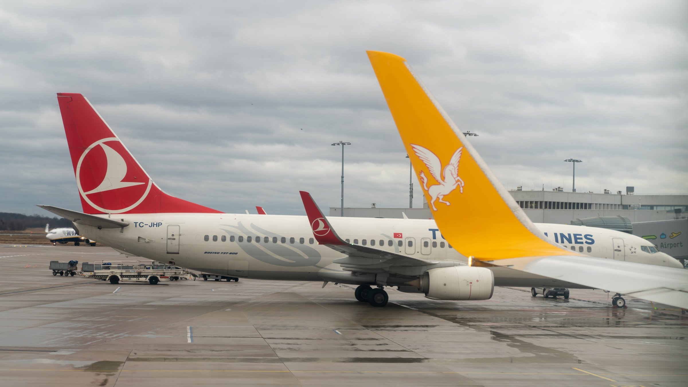 Turkish carriers cancel flights to Iran amid protests