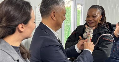 Muratpaşa Mayor Ümit Uysal (C) speaks with officials during a presentation of the project in Antalya, southern Türkiye, Jan. 8, 2025. (AA Photo)