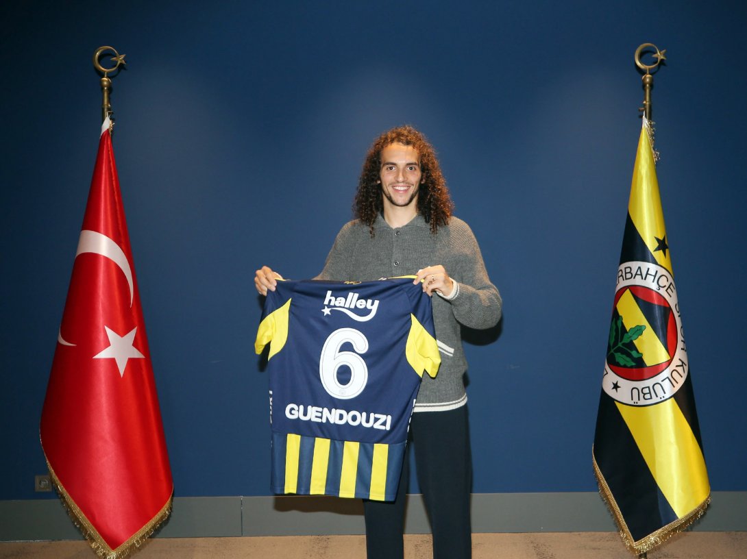 Matteo Guendouzi poses for a photo after being unveiled as a new Fenerbahçe signing, Istanbul, Türkiye, Jan. 9, 2025. (DHA Photo)