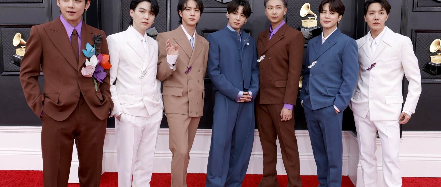 (L-R) V, Suga, Jin, Jungkook, RM, Jimin and J-Hope of BTS attend the 64th Annual Grammy Awards at MGM Grand Garden Arena, Las Vegas, Nevada, U.S., April 3, 2022. (Getty Images Photo)