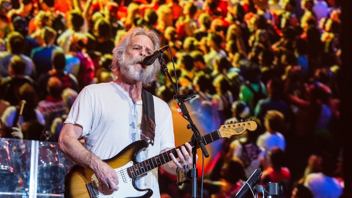 Bob Weir, key architect of Grateful Dead sound, dies at 78