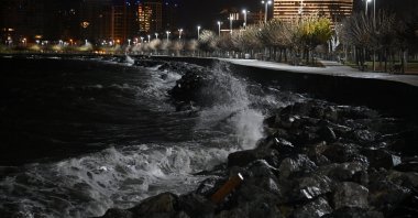 Strong lodos winds and a storm that begins during the nighttime hours intensify along coastal areas, Istanbul, Türkiye, Jan. 10, 2026. (AA Photo)