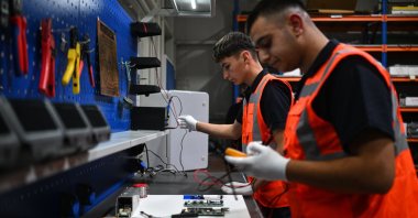 High school students receiving training at a vocational training center, Ankara, Türkiye, Dec. 27, 2025. (AA Photo)