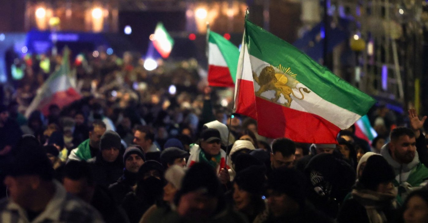 Demonstrators walk toward the Iranian embassy during a rally in support of nationwide protests in Iran, in London, Britain, Jan. 11, 2026. (Reuters Photo)