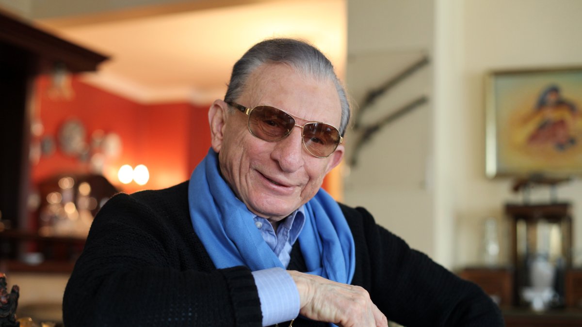 Turkish theater veteran Haldun Dormen intubated in hospital