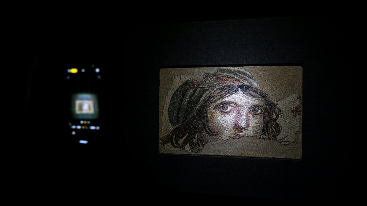 The "Gypsy Girl" mosaic at Zeugma Mosaic Museum, Gaziantep, southeastern Türkiye, Jan. 10, 2026. (AA Photo)