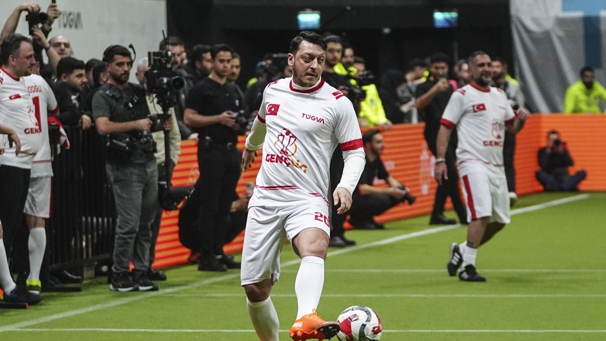Former footballer Mesut Özil takes part in a show match during the launch event of the “GENÇLİG 2026” Inter-High School Football Tournament, organized by the Türkiye Youth Foundation (TÜGVA), at Volkswagen Arena, Istanbul, Türkiye, Jan. 12, 2026. (AA Photo)
