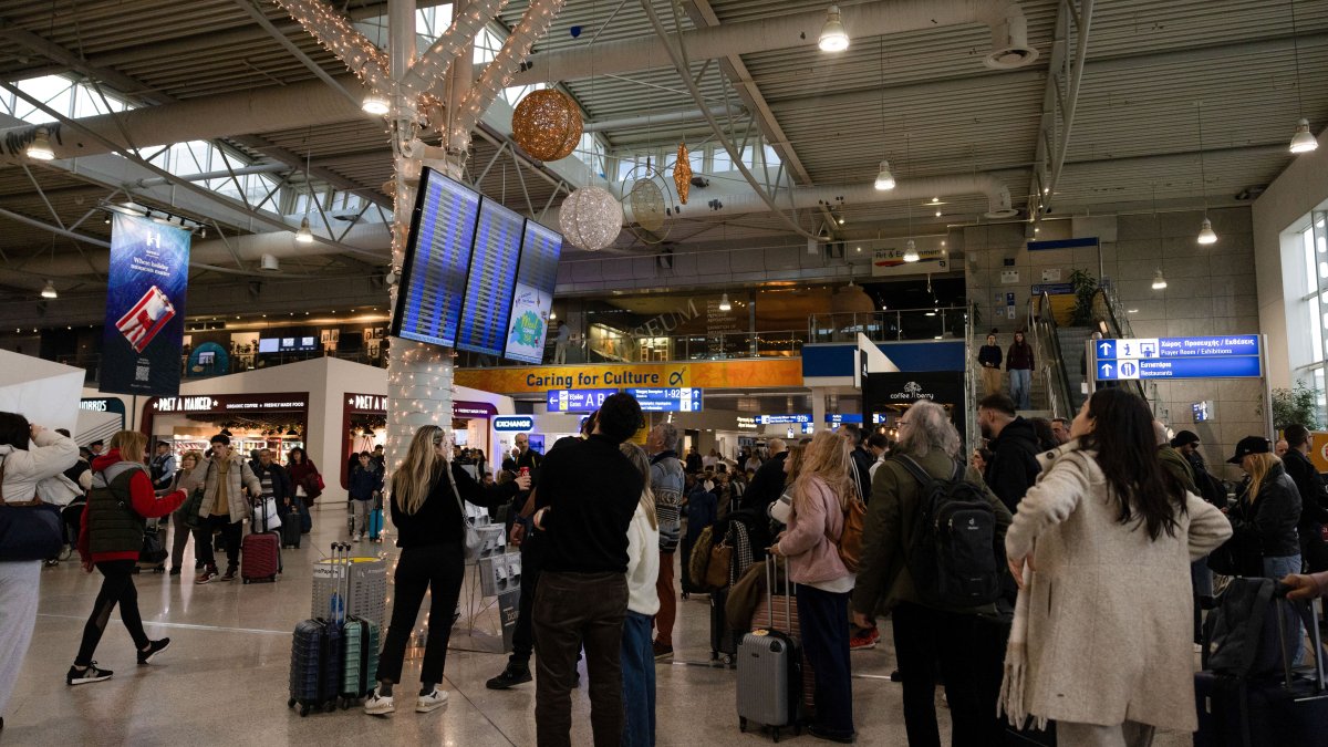 Rare airspace shutdown in Greece exposes outdated systems