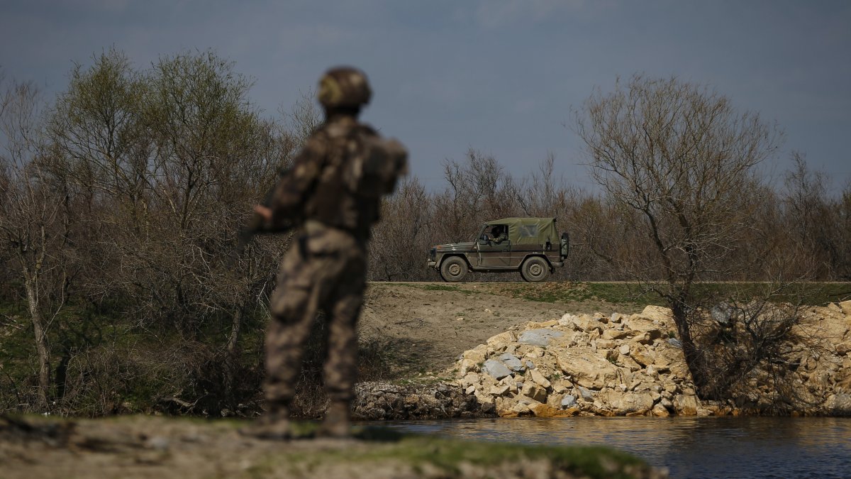 Türkiye captured 330 FETÖ suspects on border with EU in 2025