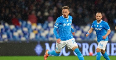 Napoli's Noa Lang drives the ball during the Serie A match between Napoli and Verona, Naples, Italy, Jan. 7, 2026. (AP Photo)
