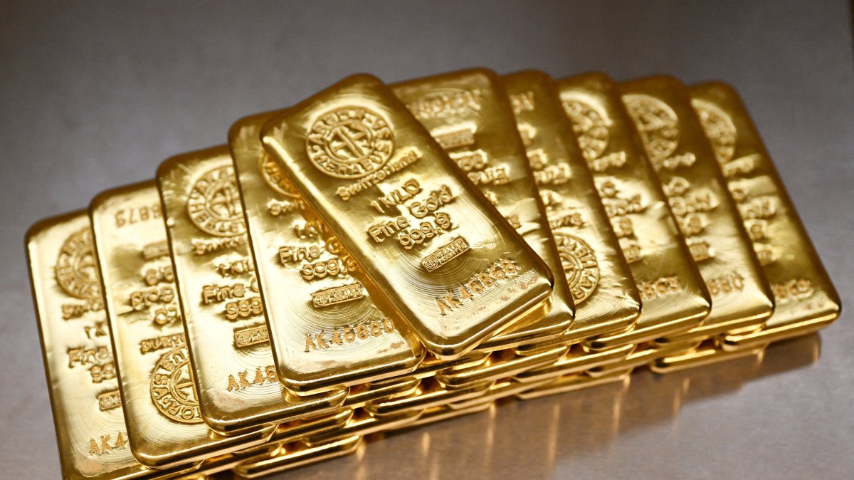 Gold bars are stacked in the safe deposit boxes room of the Pro Aurum gold house, Munich, Germany, Jan. 10, 2025. (Reuters Photo)