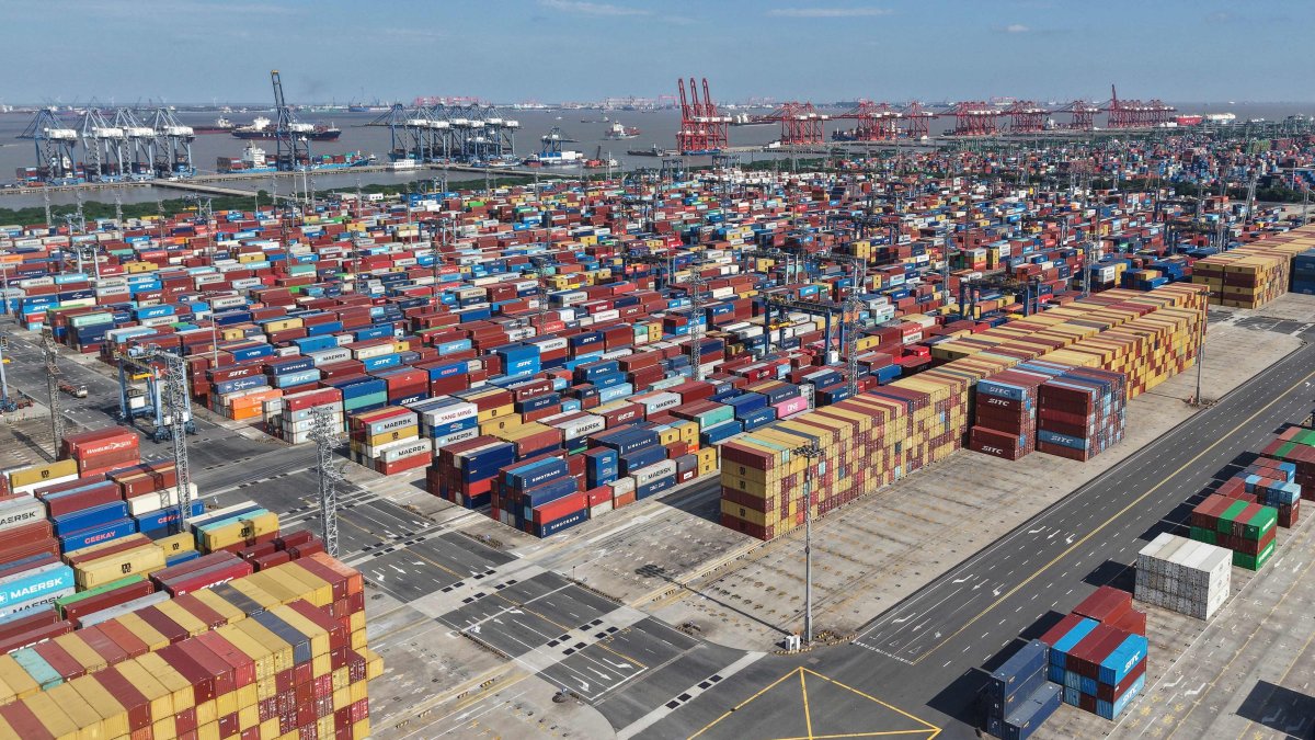 Shipping containers at the Shanghai Port container terminal, Shanghai, China, Jan. 8, 2026. (AFP Photo)