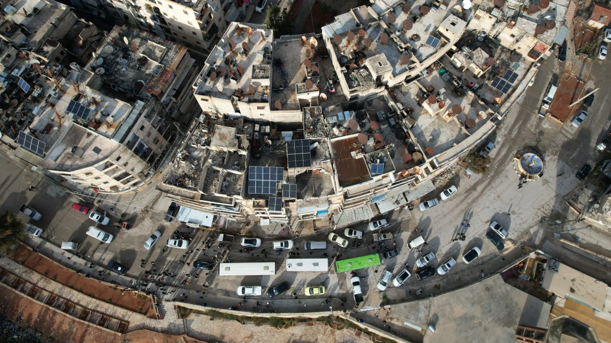 People return to the Sheikh Maqsoud neighborhood after it was cleared of YPG terrorists, Aleppo, Syria, Jan. 13, 2026. (AA Photo)
