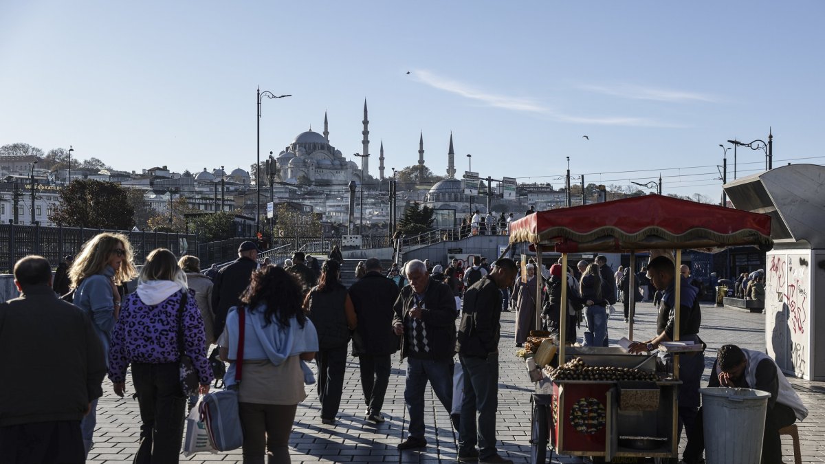 People walk in Eminönü, Istanbul, Türkiye, Nov. 25, 2025. (EPA Photo)