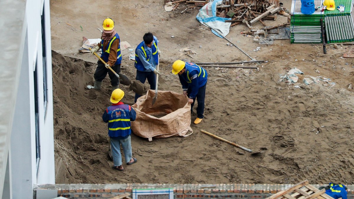 Global unemployment to hold steady, but decent jobs lacking: ILO