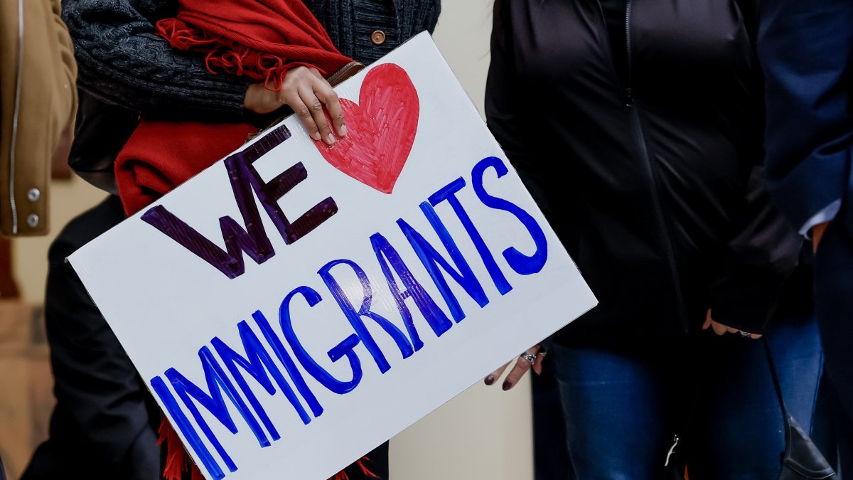 Supporters attend Democratic Georgia State Senator Kim Jackson's press conference to introduce state legislation requiring clear identification and unmasking of U.S. Immigration and Customs Enforcement (ICE) agents during a federal immigration crackdown in Atlanta, Georgia, U.S., Jan. 13, 2026. (EPA Photo)