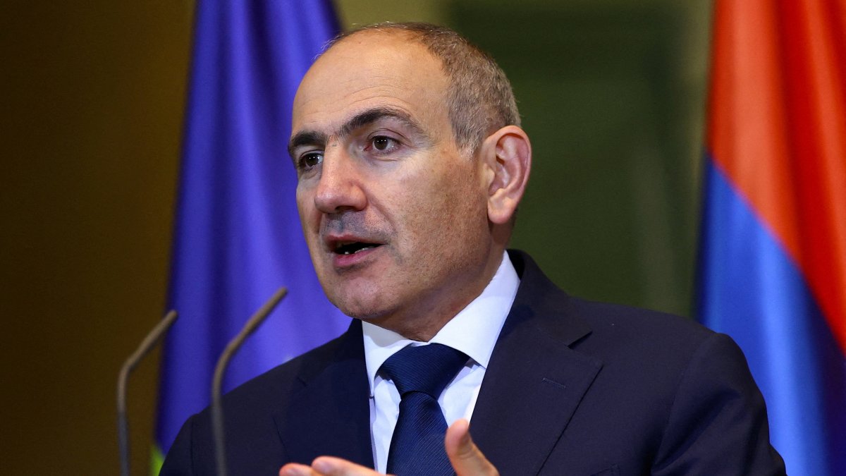 Azerbaijan frees 4 Armenian detainees in peace-building gesture