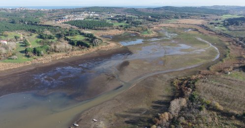 Receding shorelines reveal low reservoir levels as Istanbul’s dam occupancy rate falls, Istanbul, Türkiye, Jan. 6, 2026. (DHA Photo)