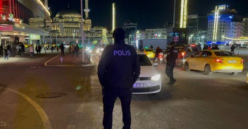 Police teams conduct the first “peace” security inspection of the new year in Taksim Square, Istanbul, Türkiye, Jan. 2, 2026. (AA Photo)